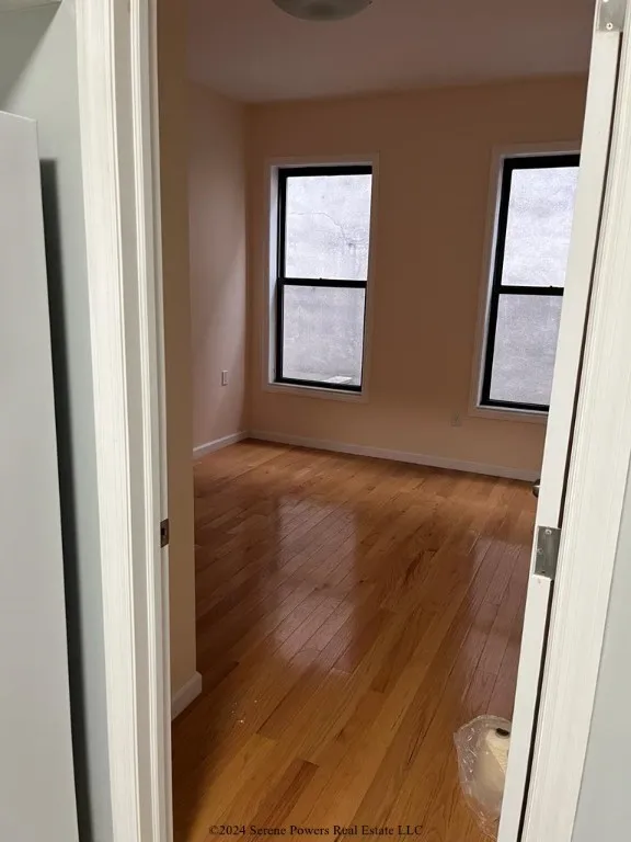 New York City Real Estate | View 4318 Greenpoint Avenue, * | room 11 | View 12