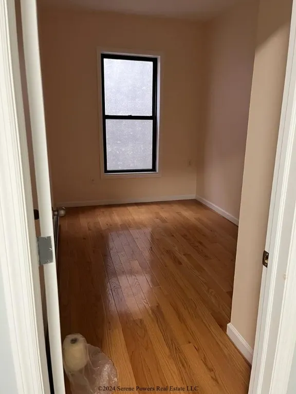 New York City Real Estate | View 4318 Greenpoint Avenue, * | room 10 | View 11