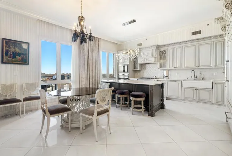 New York City Real Estate | View 37 West End Avenue, 5A | room 3 | View 4