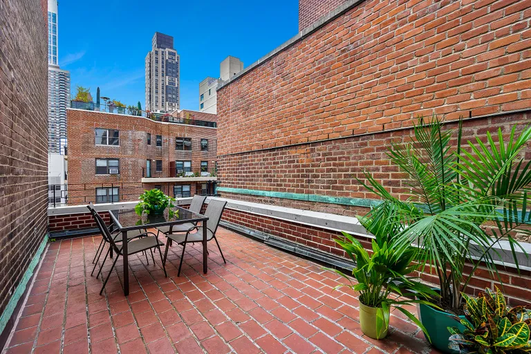 New York City Real Estate | View 425 East 63rd Street, W11D | room 2 | View 3