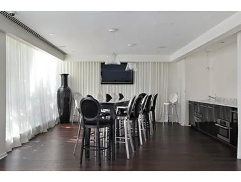 New York City Real Estate | View 340 East 23rd Street, 12J | room 4 | View 5