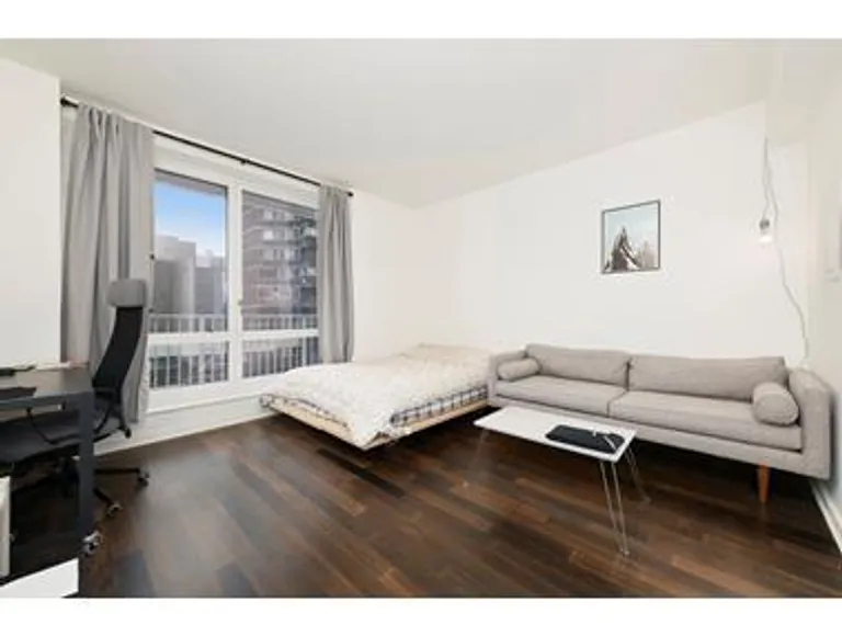 New York City Real Estate | View 340 East 23rd Street, 12J | room 1 | View 2