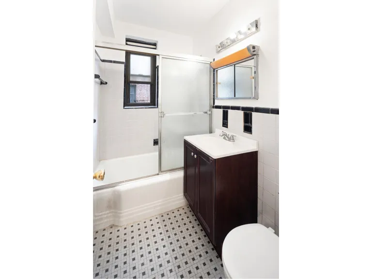 New York City Real Estate | View 2547 West 2nd Street, 2J | room 5 | View 6