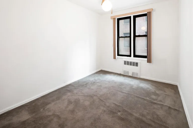 New York City Real Estate | View 2547 West 2nd Street, 2J | room 4 | View 5