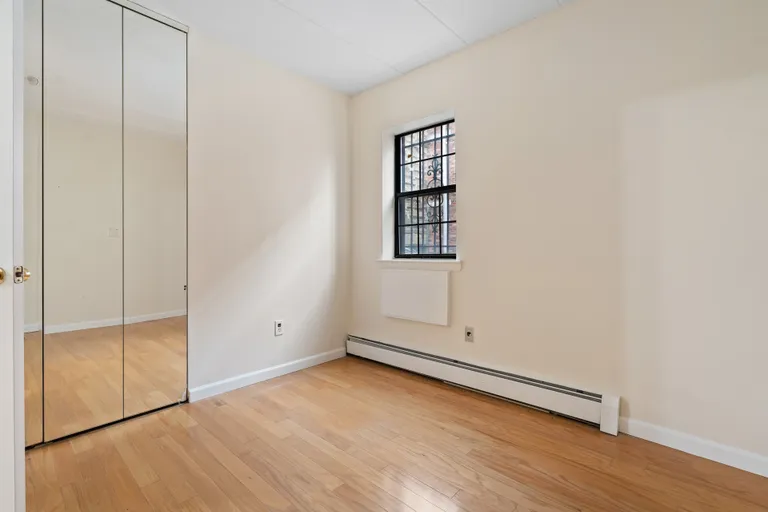 New York City Real Estate | View 68-21 242nd Street, 37A | room 16 | View 17