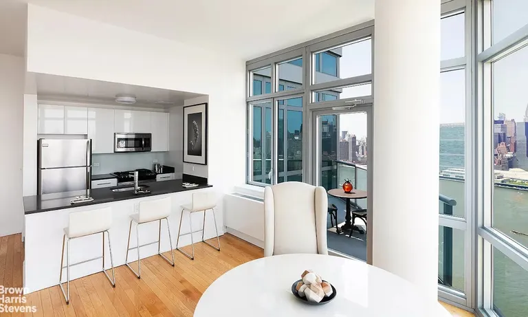 New York City Real Estate | View 4545 Center Boulevard, PH19 | room 8 | View 9