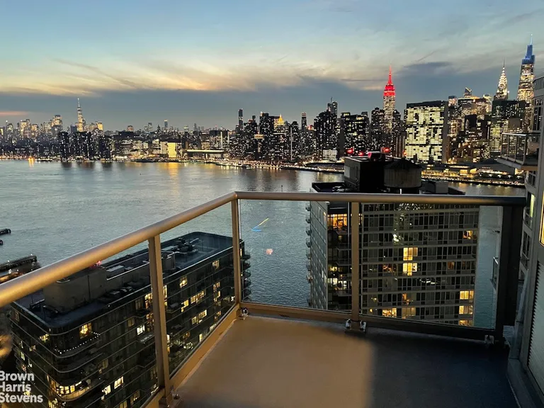 New York City Real Estate | View 4545 Center Boulevard, PH19 | room 1 | View 2