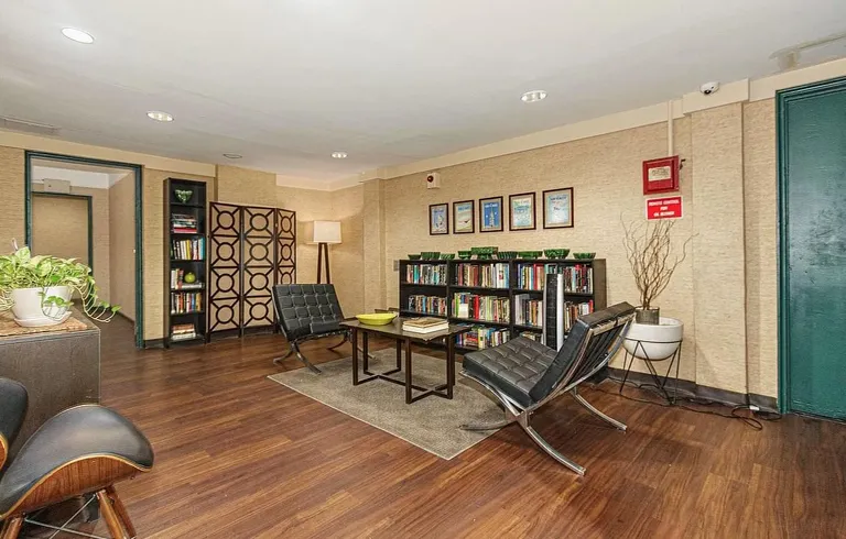 New York City Real Estate | View 1250 Ocean Parkway, 4D | room 7 | View 8