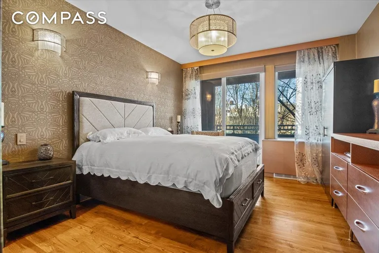 New York City Real Estate | View 45 Oceana Drive East, 2G | room 9 | View 10