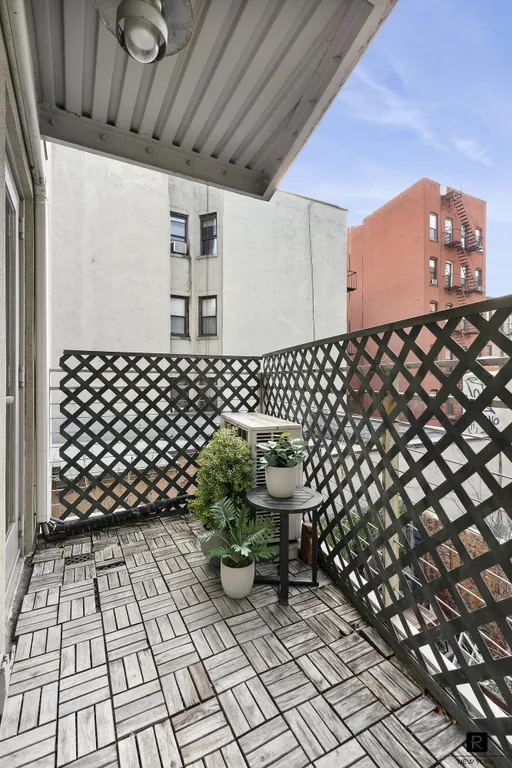 New York City Real Estate | View 381 Broome Street, 4 | room 9 | View 10
