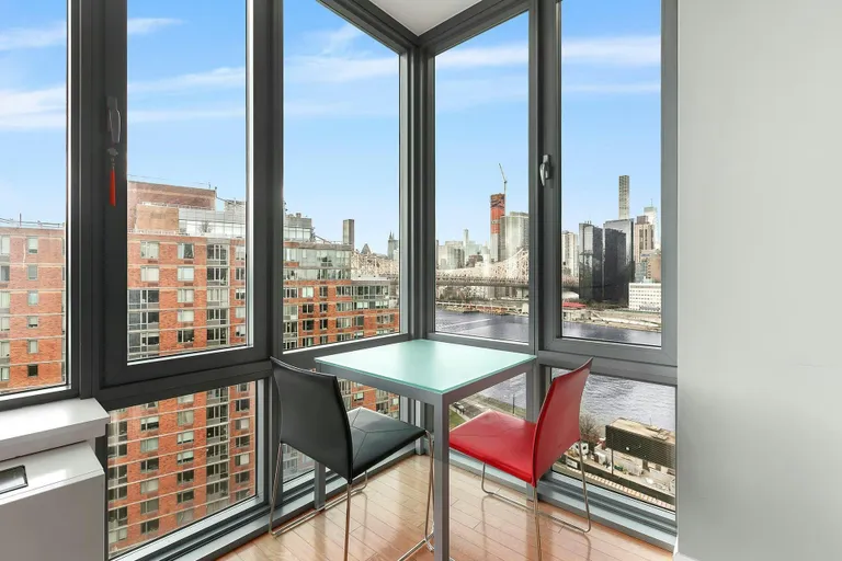 New York City Real Estate | View 455 Main Street, PH1A | room 1 | View 2