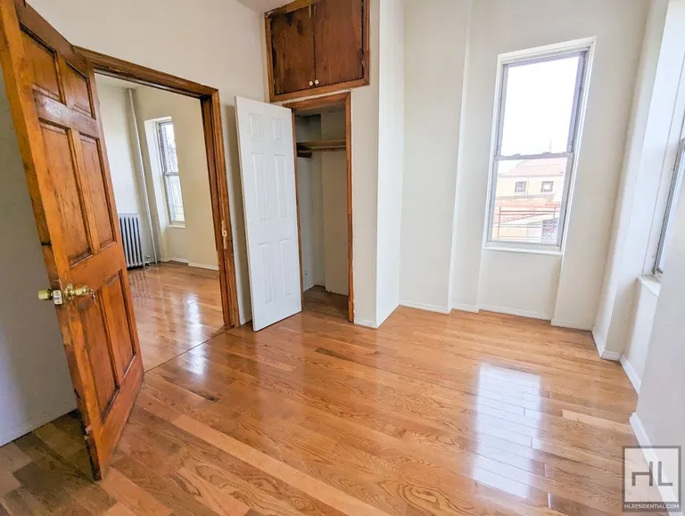 New York City Real Estate | View 417 Grant Avenue, 1 | 3 Beds, 1 Bath | View 1