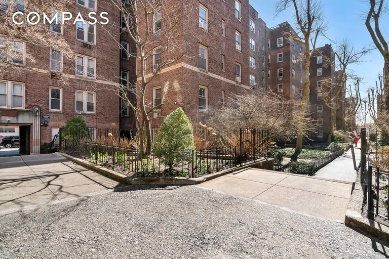 New York City Real Estate | View 43-10 48th Avenue, 4C | room 8 | View 9