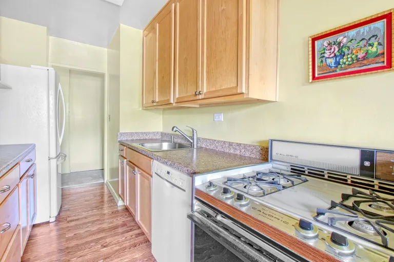 New York City Real Estate | View 458 Neptune Avenue, 3R | room 6 | View 7