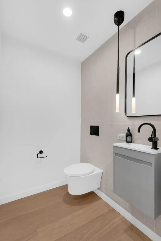 New York City Real Estate | View 22 Huntington Street, HOUSE | room 19 | View 20