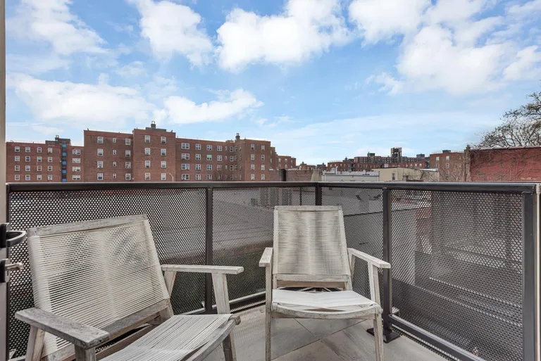 New York City Real Estate | View 22 Huntington Street, HOUSE | room 13 | View 14