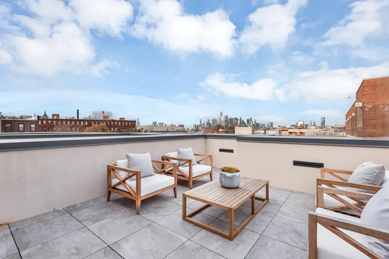 New York City Real Estate | View 22 Huntington Street, HOUSE | room 12 | View 13