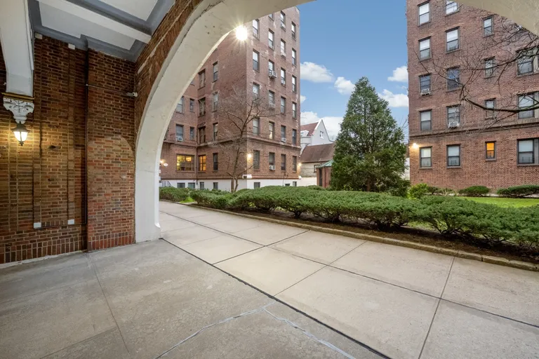 New York City Real Estate | View 117-14 Union Turnpike, AE3 | room 4 | View 5