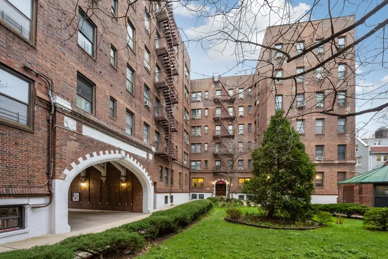New York City Real Estate | View 117-14 Union Turnpike, AE3 | room 1 | View 2