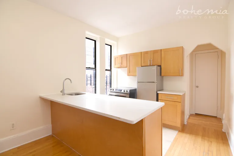New York City Real Estate | View 12 Pinehurst Avenue, 6H | room 1 | View 2
