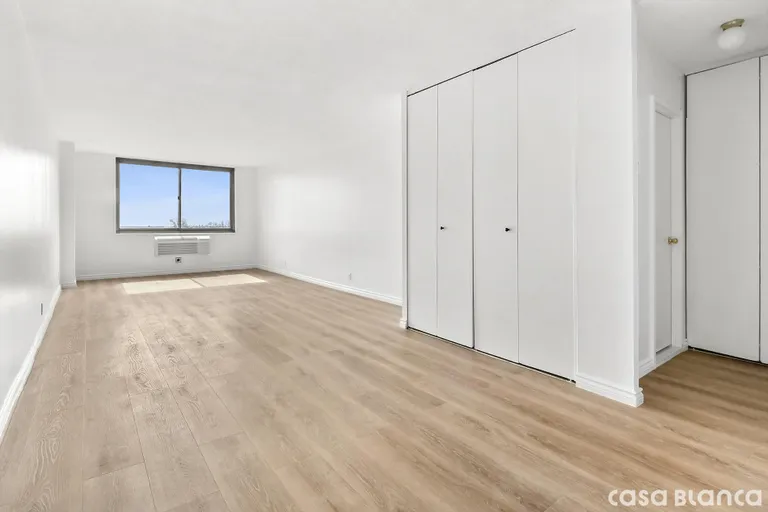 New York City Real Estate | View 118-18 Union Turnpike, 10C | room 5 | View 6