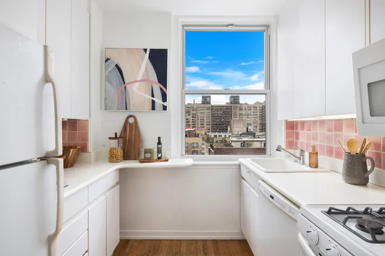 New York City Real Estate | View 263 West End Avenue, 16E | room 4 | View 5