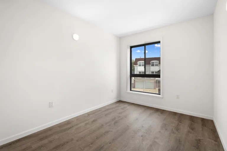 New York City Real Estate | View 214-10 15th Avenue, 2D+P14 | room 8 | View 9
