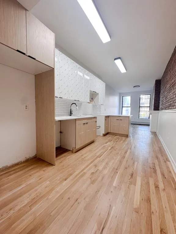 New York City Real Estate | View 194 Macdougal Street | room 5 | View 6