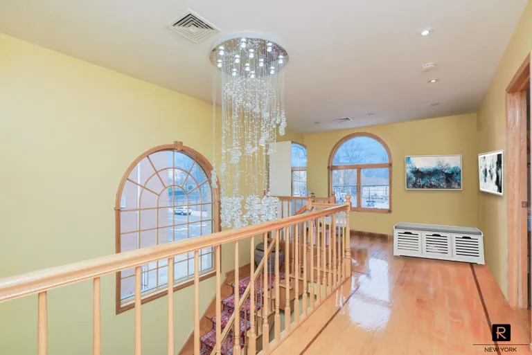 New York City Real Estate | View 265 Bay 8th Street, HOUSE | room 14 | View 15