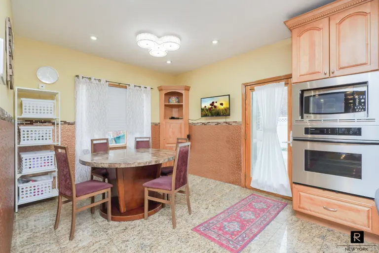 New York City Real Estate | View 265 Bay 8th Street, HOUSE | room 11 | View 12