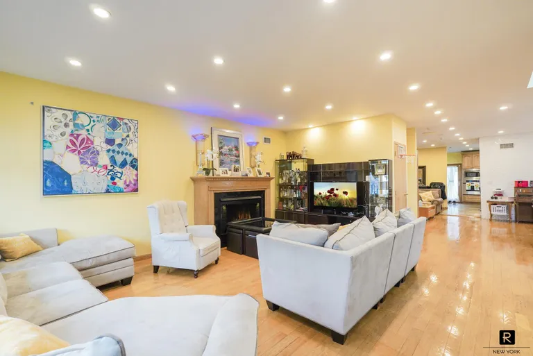 New York City Real Estate | View 265 Bay 8th Street, HOUSE | room 2 | View 3
