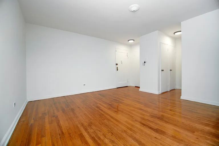New York City Real Estate | View 67-30 Dartmouth Street, 3R | room 4 | View 5