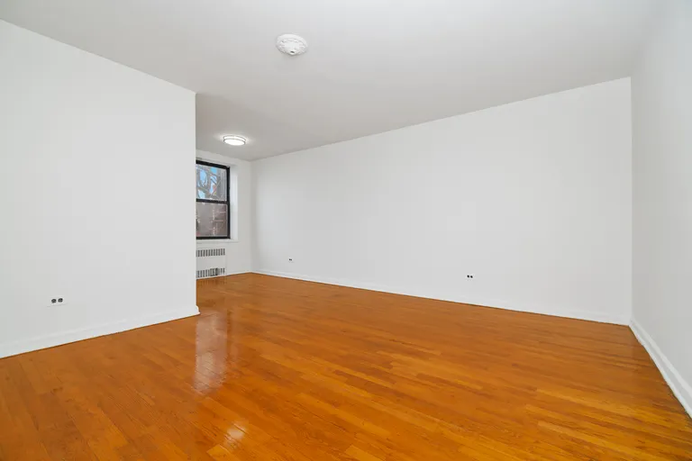 New York City Real Estate | View 67-30 Dartmouth Street, 3R | room 3 | View 4