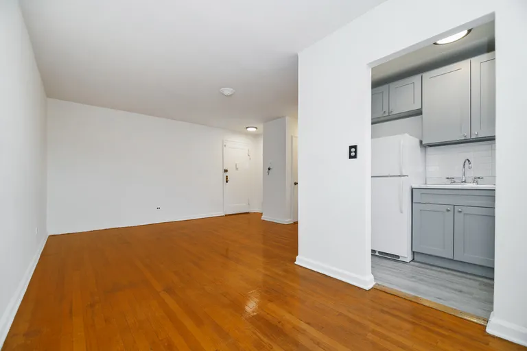New York City Real Estate | View 67-30 Dartmouth Street, 3R | room 1 | View 2