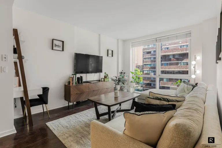 New York City Real Estate | View 340 East 23rd Street, 7H | room 1 | View 2