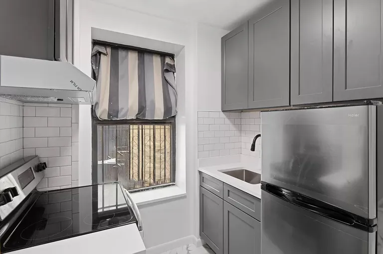 New York City Real Estate | View 428 E 116th St, 1 | room 3 | View 4