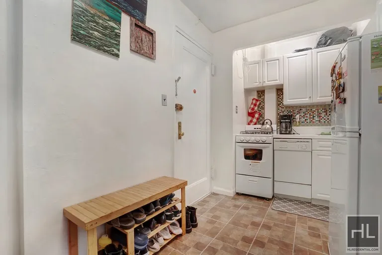 New York City Real Estate | View 39-30 52nd Street, 5E | room 13 | View 14