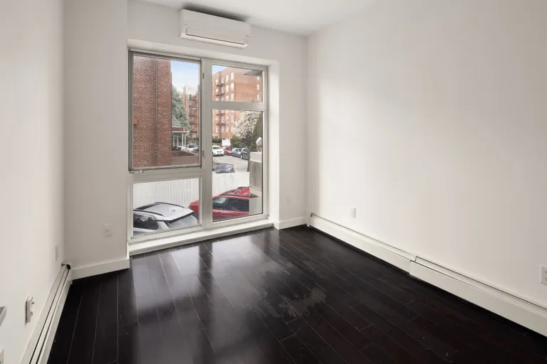 New York City Real Estate | View 10002 Fourth Avenue, 2D | room 9 | View 10