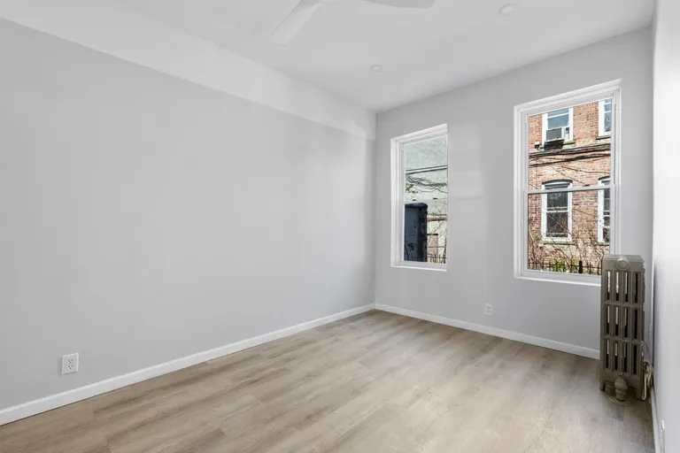 New York City Real Estate | View 315 East 91st Street, 1R | room 4 | View 5