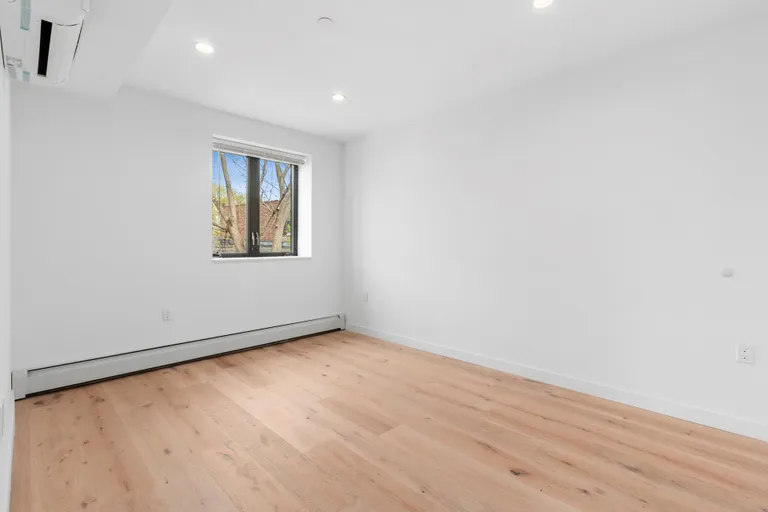 New York City Real Estate | View 1433 East 52nd Street, 3B | room 3 | View 4
