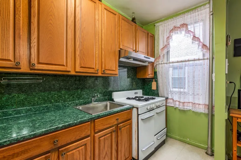 New York City Real Estate | View 41-08 43rd Street, 6E | room 12 | View 13