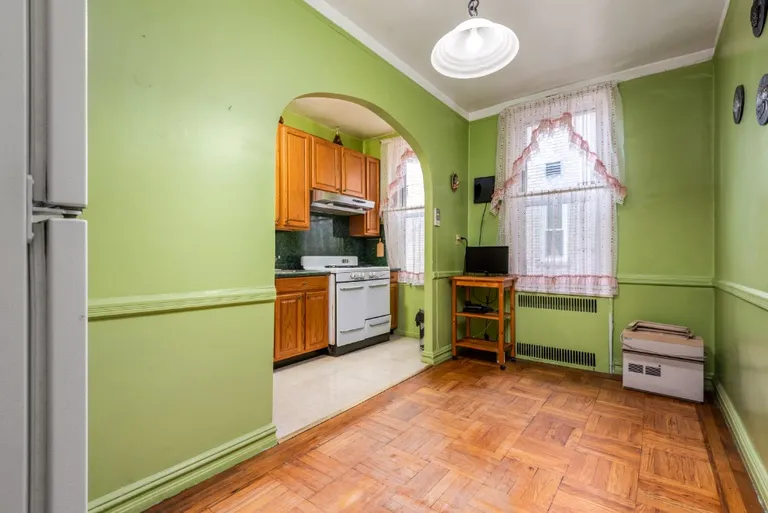 New York City Real Estate | View 41-08 43rd Street, 6E | room 11 | View 12