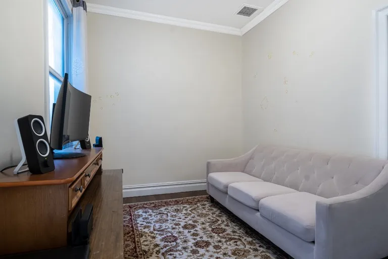 New York City Real Estate | View 45-10 11th Street, * | room 13 | View 14