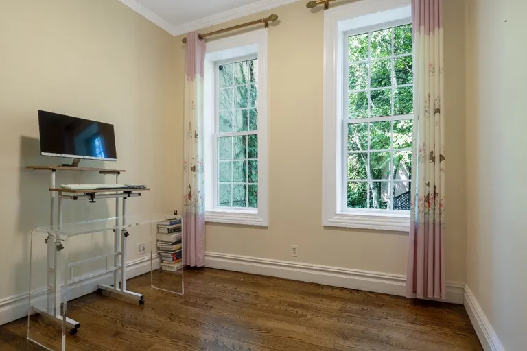 New York City Real Estate | View 45-10 11th Street, * | room 12 | View 13