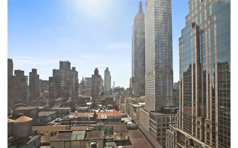 New York City Real Estate | View 425 Fifth Avenue, 27D | room 2 | View 3