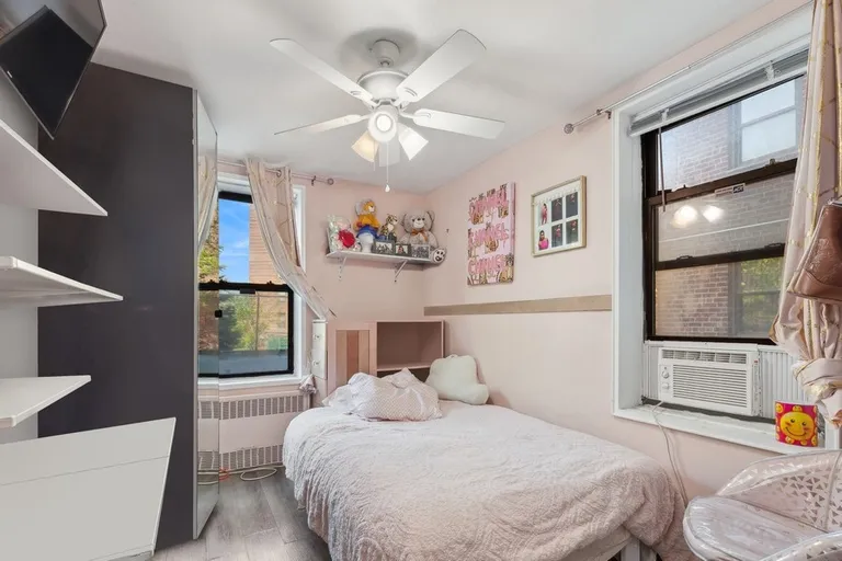 New York City Real Estate | View 2555 Batchelder St, 1E | room 5 | View 6