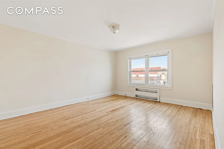 New York City Real Estate | View 32 Tudor Terrace | room 6 | View 7