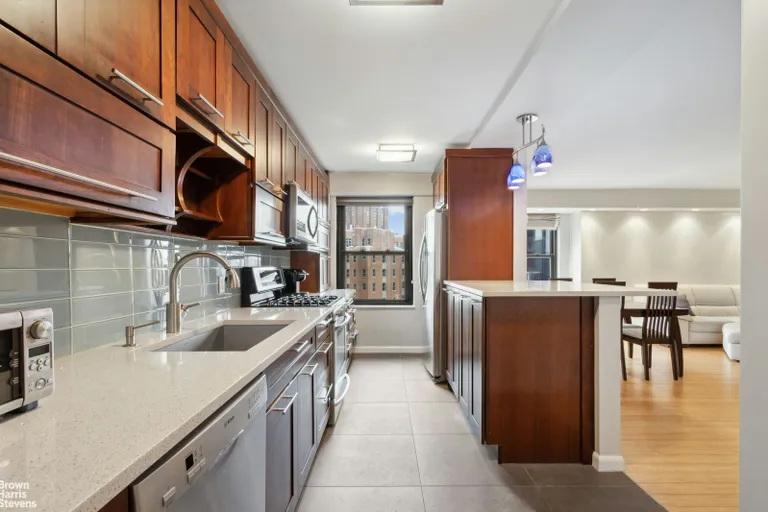 New York City Real Estate | View 212 East Broadway G901, G901 | room 4 | View 5