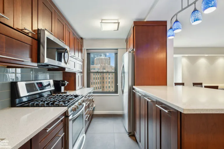 New York City Real Estate | View 212 East Broadway G901, G901 | room 3 | View 4