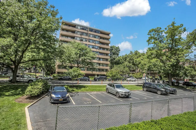 New York City Real Estate | View 166-10 Powells Cove Bou, 2C | room 18 | View 19